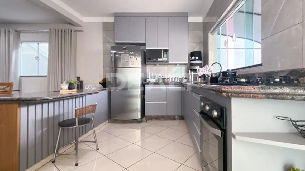 Foto 3 de Sobrado com 3 quartos à venda, 300m2 em Hortolandia - SP