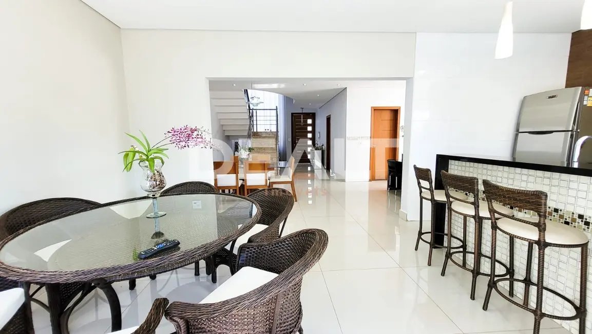 Foto 5 de Sobrado com 3 quartos à venda, 250m2 em Sumare - SP