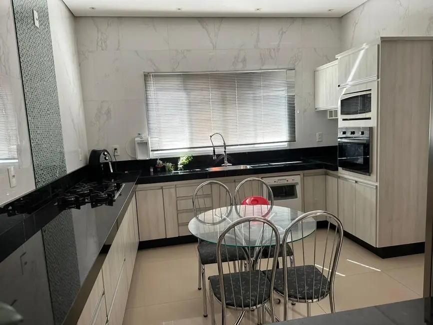 Foto 1 de Casa de Condomínio com 3 quartos à venda, 250m2 em Sumare - SP