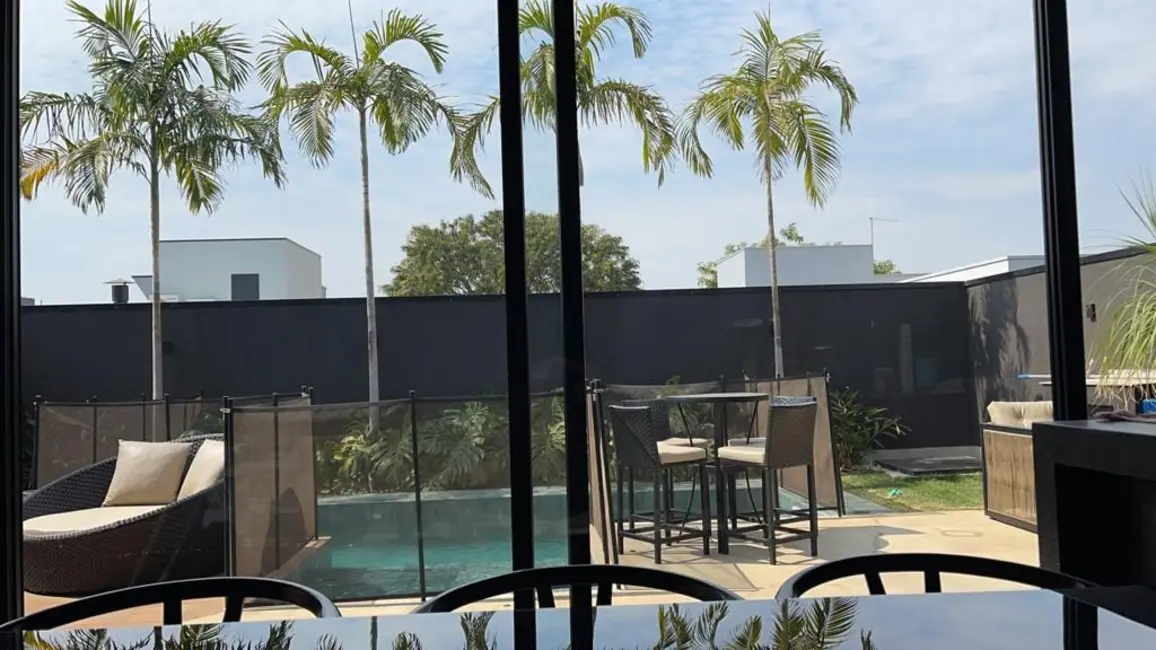 Sobrado com 3 quartos à venda, 360m2 em Jardim América, Paulinia - SP - imagem 4 Foto 4 de Sobrado com 3 quartos à venda, 360m2 em Jardim América, Paulinia - SP