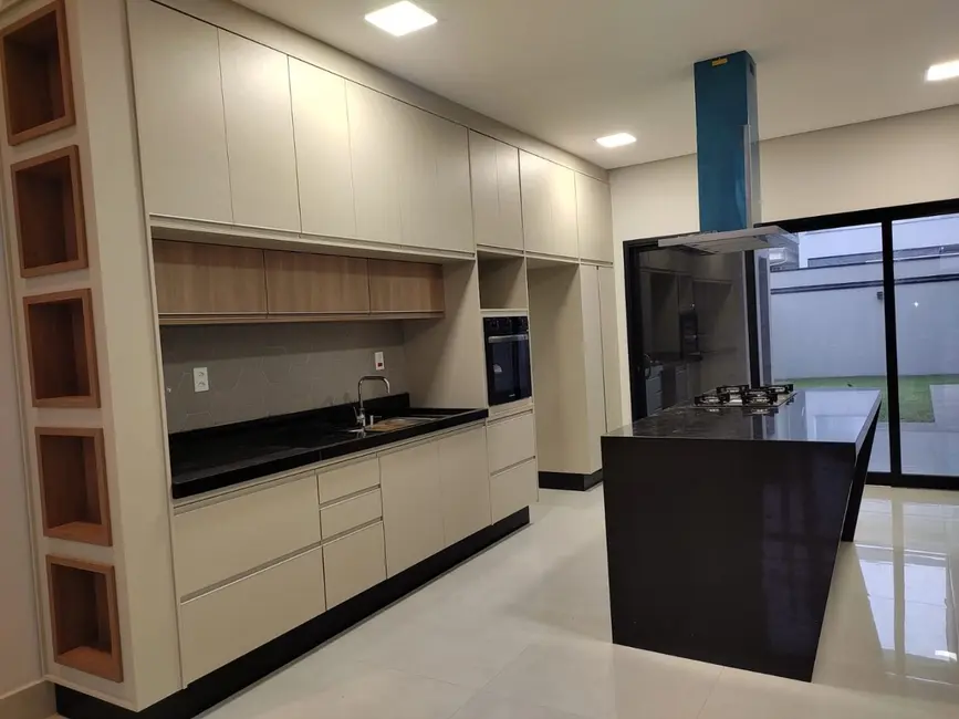 Foto 1 de Casa de Condomínio com 3 quartos à venda, 300m2 em Paulinia - SP
