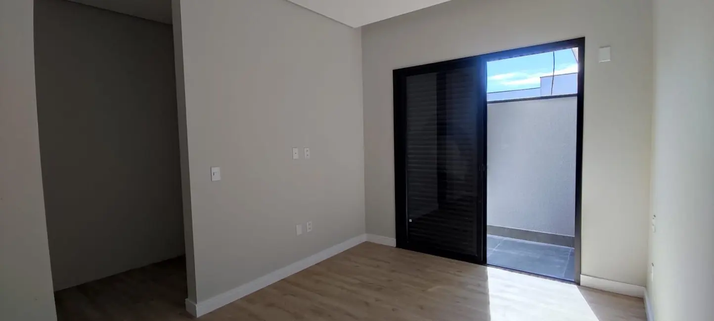 Casa de Condomínio com 3 quartos à venda, 300m2 em Paulinia - SP - imagem 5 Foto 5 de Casa de Condomínio com 3 quartos à venda, 300m2 em Paulinia - SP