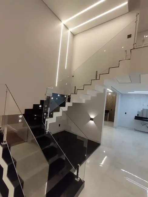 Foto 4 de Sobrado com 3 quartos à venda, 262m2 em Residencial Portal do Lago, Sumare - SP