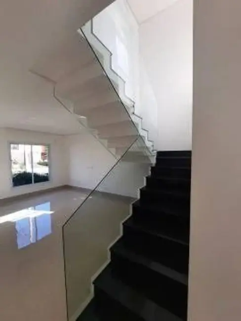 Sobrado com 3 quartos à venda, 300m2 em João Aranha, Paulinia - SP - imagem 9 Foto 9 de Sobrado com 3 quartos à venda, 300m2 em João Aranha, Paulinia - SP