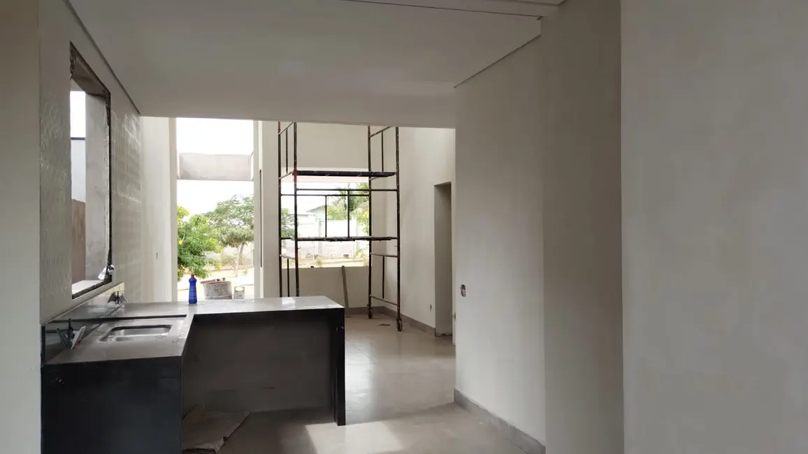 Casa de Condomínio com 3 quartos à venda, 209m2 em Paulinia - SP - imagem 3 Foto 3 de Casa de Condomínio com 3 quartos à venda, 209m2 em Paulinia - SP