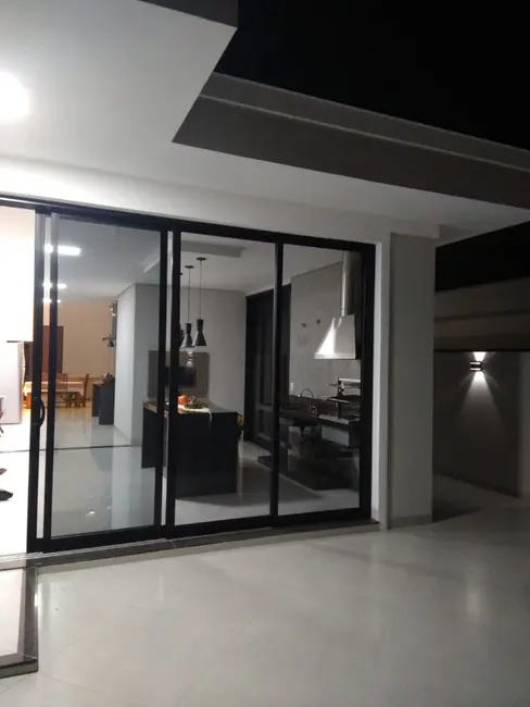 Casa de Condomínio com 3 quartos à venda, 450m2 em Paulinia - SP - imagem 4 Foto 4 de Casa de Condomínio com 3 quartos à venda, 450m2 em Paulinia - SP
