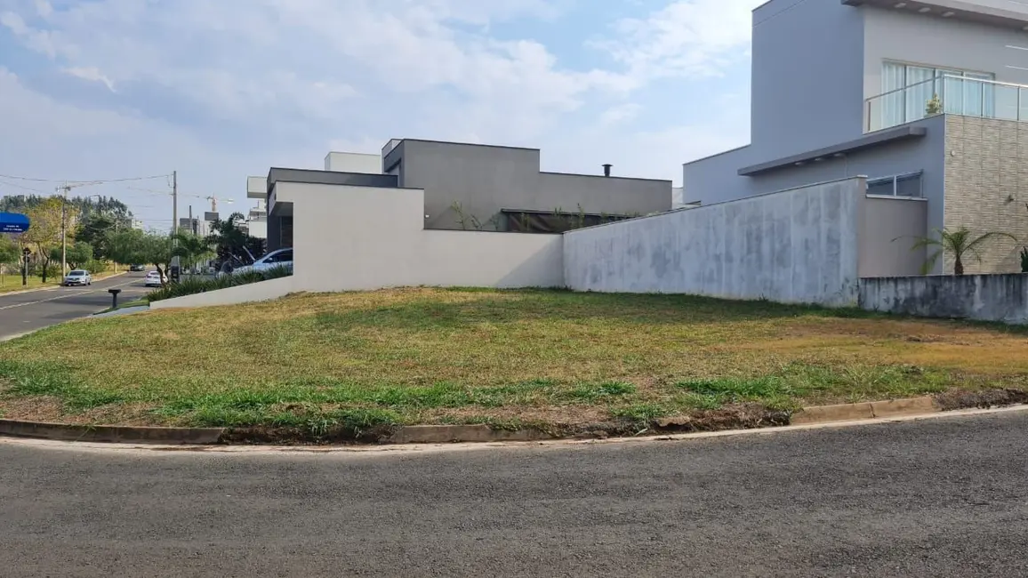 Foto 1 de Terreno / Lote à venda, 326m2 em Sumare - SP