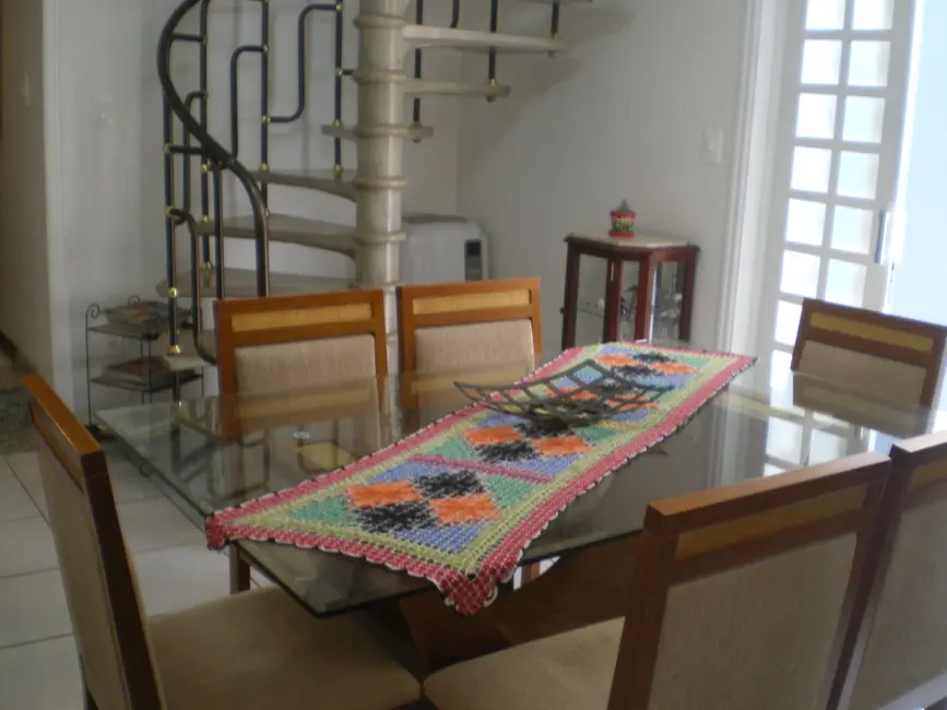 Foto 1 de Sobrado com 4 quartos à venda, 290m2 em Paulinia - SP