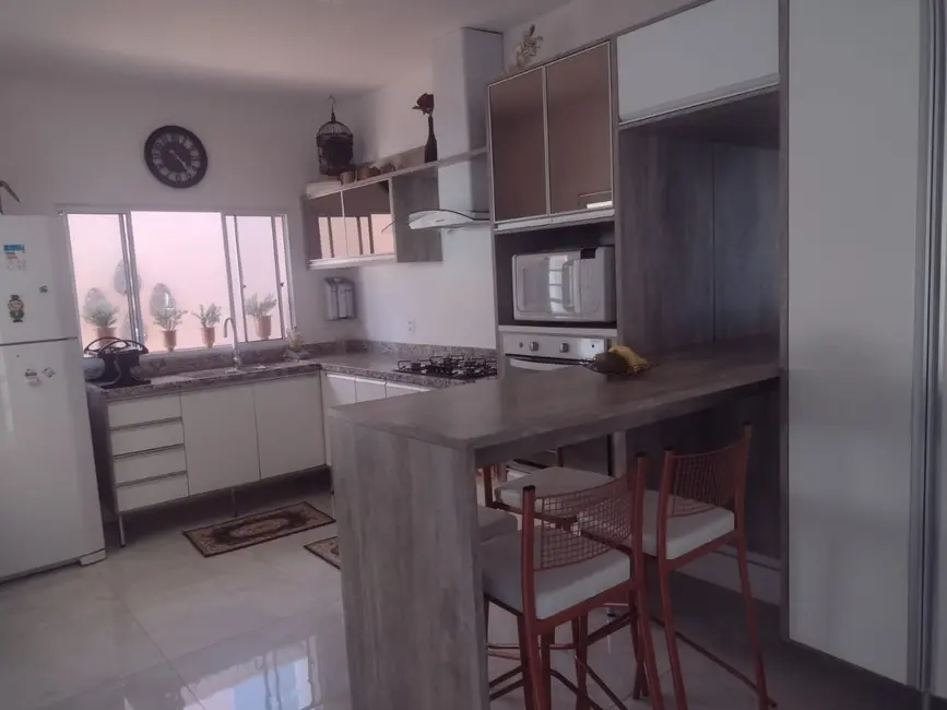 Foto 2 de Casa de Condomínio com 3 quartos à venda, 390m2 em Paulinia - SP