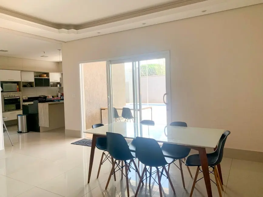 Sobrado com 3 quartos à venda, 305m2 em Paulinia - SP - imagem 3 Foto 3 de Sobrado com 3 quartos à venda, 305m2 em Paulinia - SP