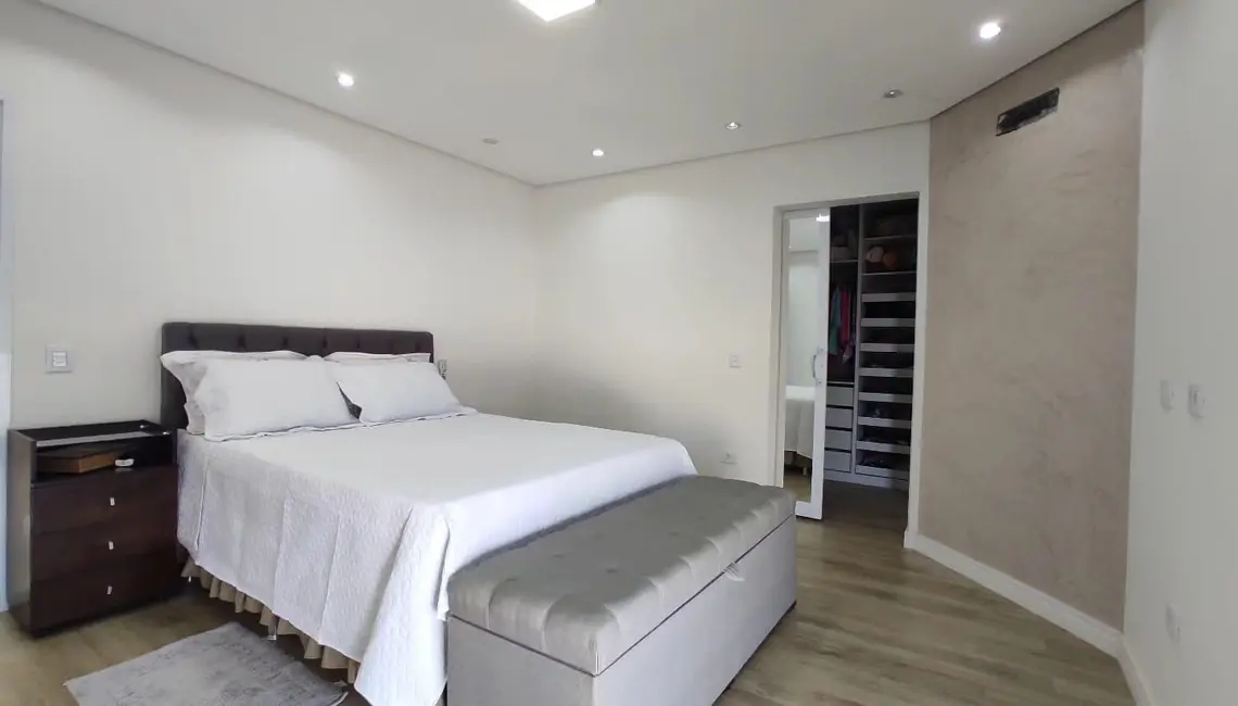 Foto 7 de Sobrado com 4 quartos à venda, 250m2 em Residencial Jardim do Jatobá, Hortolandia - SP