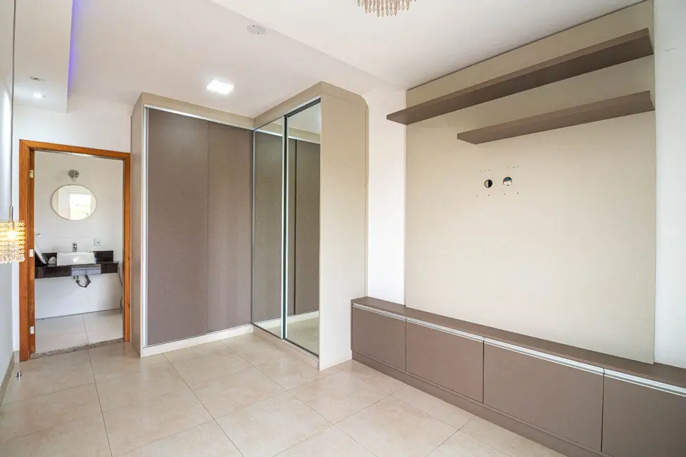 Foto 9 de Sobrado com 4 quartos à venda e para alugar, 250m2 em Sumare - SP