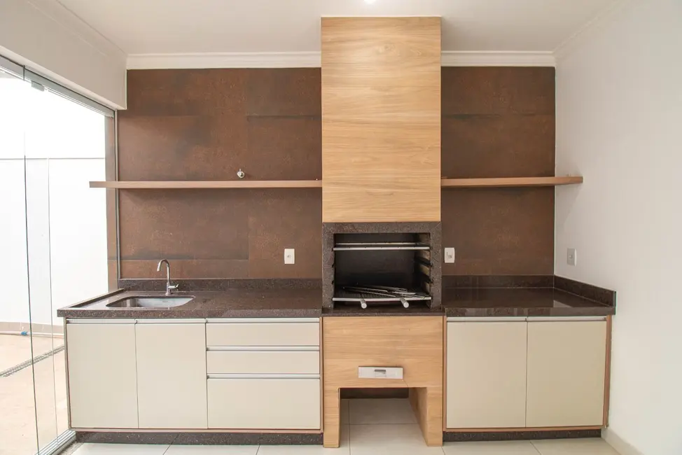 Foto 4 de Sobrado com 4 quartos à venda e para alugar, 250m2 em Sumare - SP