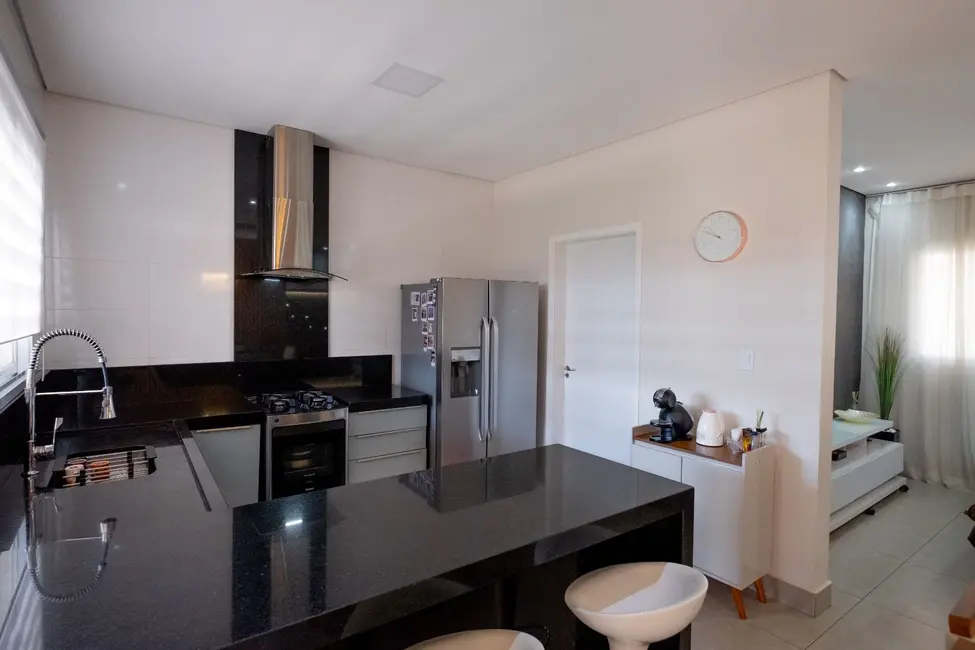 Foto 4 de Sobrado com 3 quartos à venda, 250m2 em Sumare - SP