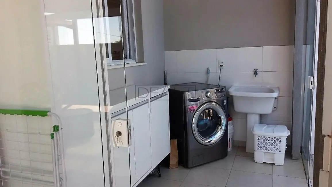 Foto 8 de Sobrado com 3 quartos à venda, 250m2 em Sumare - SP