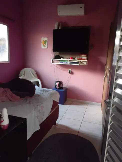 Casa com 5 quartos à venda, 300m2 em Manaus - AM - imagem 5 Foto 5 de Casa com 5 quartos à venda, 300m2 em Manaus - AM