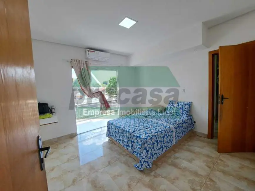 Foto 3 de Casa com 6 quartos à venda, 600m2 em Manaus - AM