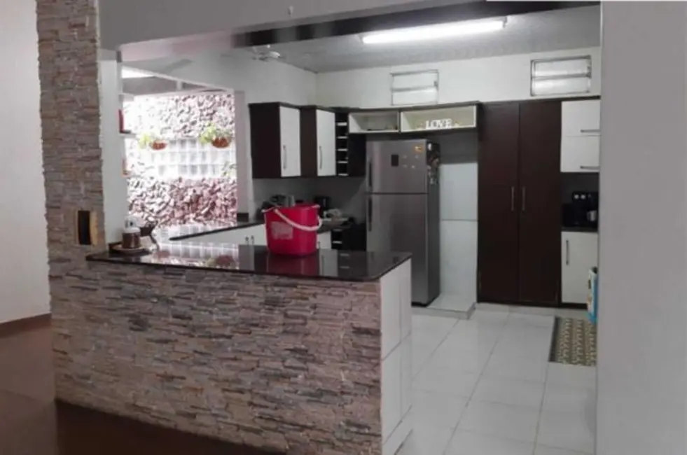 Casa de Condomínio com 4 quartos à venda, 295m2 em Manaus - AM - imagem 6 Foto 6 de Casa de Condomínio com 4 quartos à venda, 295m2 em Manaus - AM