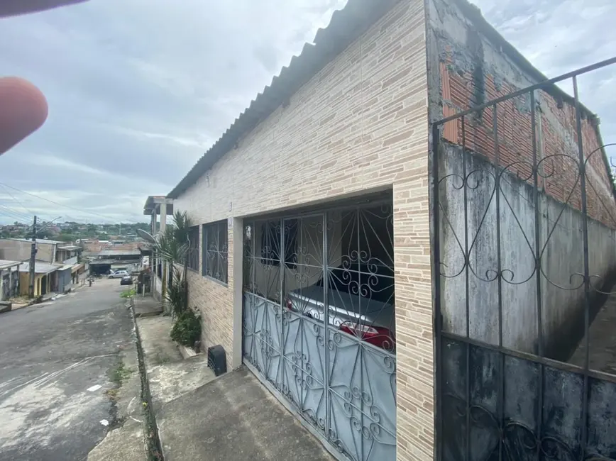 Foto 2 de Casa com 3 quartos à venda, 200m2 em Manaus - AM