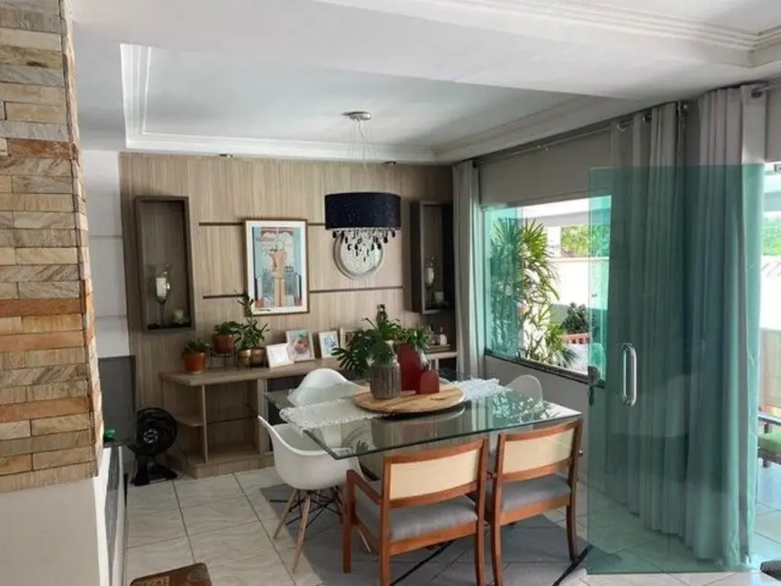 Foto 3 de Casa com 3 quartos à venda, 300m2 em Manaus - AM