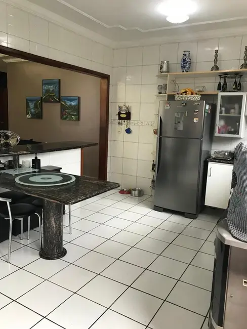 Casa de Condomínio com 5 quartos à venda, 400m2 em Manaus - AM - imagem 9 Foto 9 de Casa de Condomínio com 5 quartos à venda, 400m2 em Manaus - AM