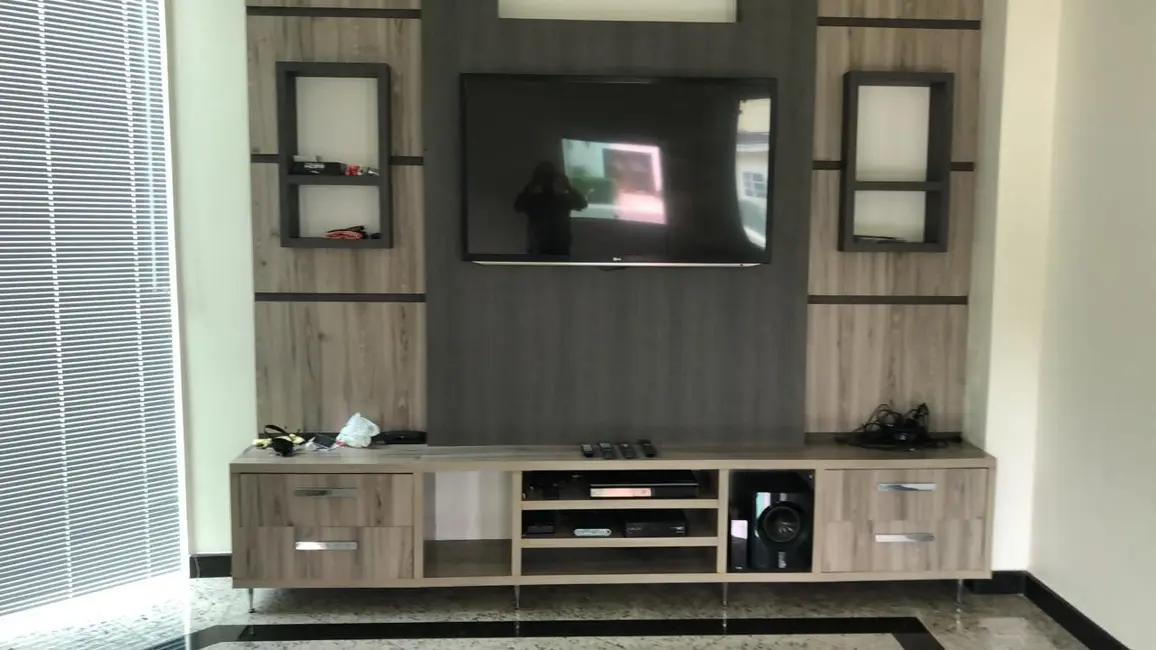 Casa de Condomínio com 5 quartos à venda e para alugar, 976m2 em Manaus - AM - imagem 6 Foto 6 de Casa de Condomínio com 5 quartos à venda e para alugar, 976m2 em Manaus - AM