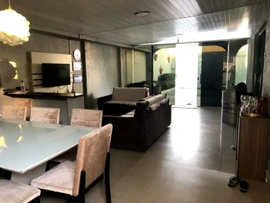 Foto 1 de Casa com 4 quartos à venda, 165m2 em Manaus - AM