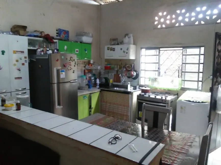 Foto 2 de Casa com 3 quartos à venda, 100m2 em Manaus - AM