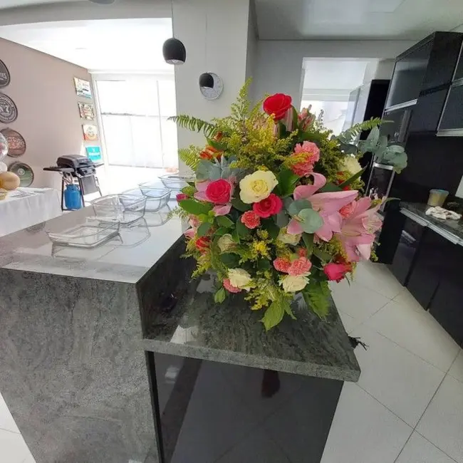 Casa de Condomínio com 3 quartos à venda, 275m2 em Manaus - AM - imagem 6 Foto 6 de Casa de Condomínio com 3 quartos à venda, 275m2 em Manaus - AM