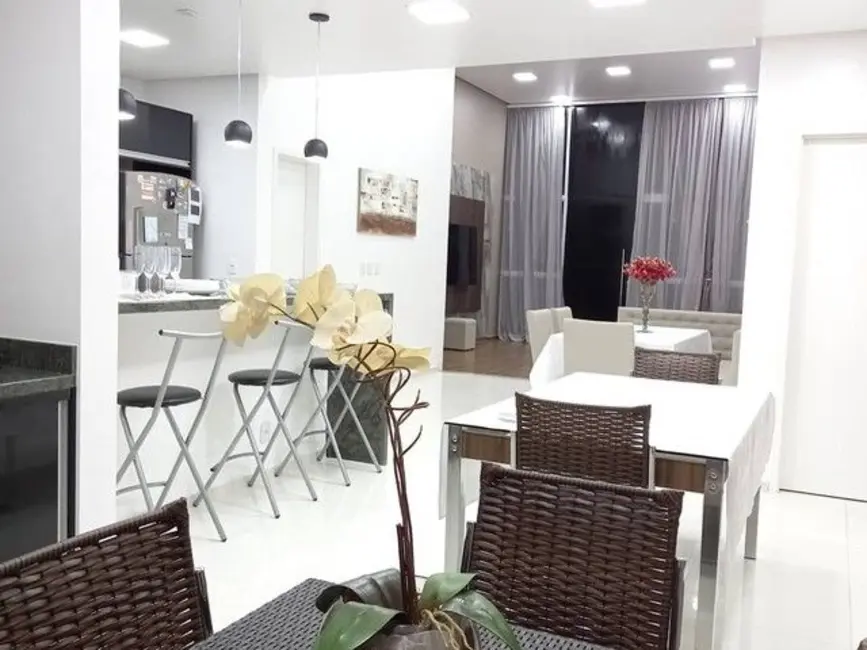 Casa de Condomínio com 3 quartos à venda, 275m2 em Manaus - AM - imagem 7 Foto 7 de Casa de Condomínio com 3 quartos à venda, 275m2 em Manaus - AM