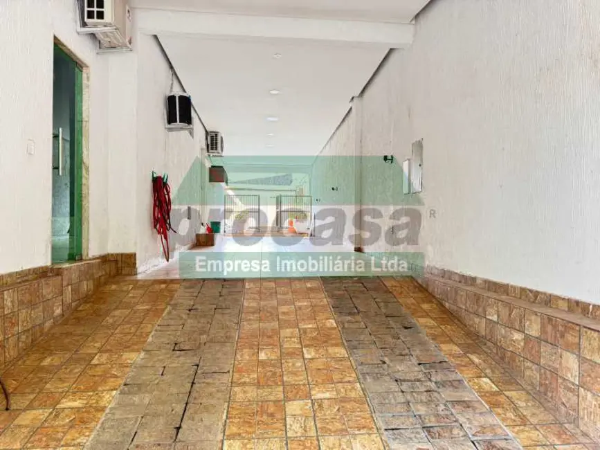 Casa com 4 quartos à venda, 700m2 em Manaus - AM - imagem 2 Foto 2 de Casa com 4 quartos à venda, 700m2 em Manaus - AM
