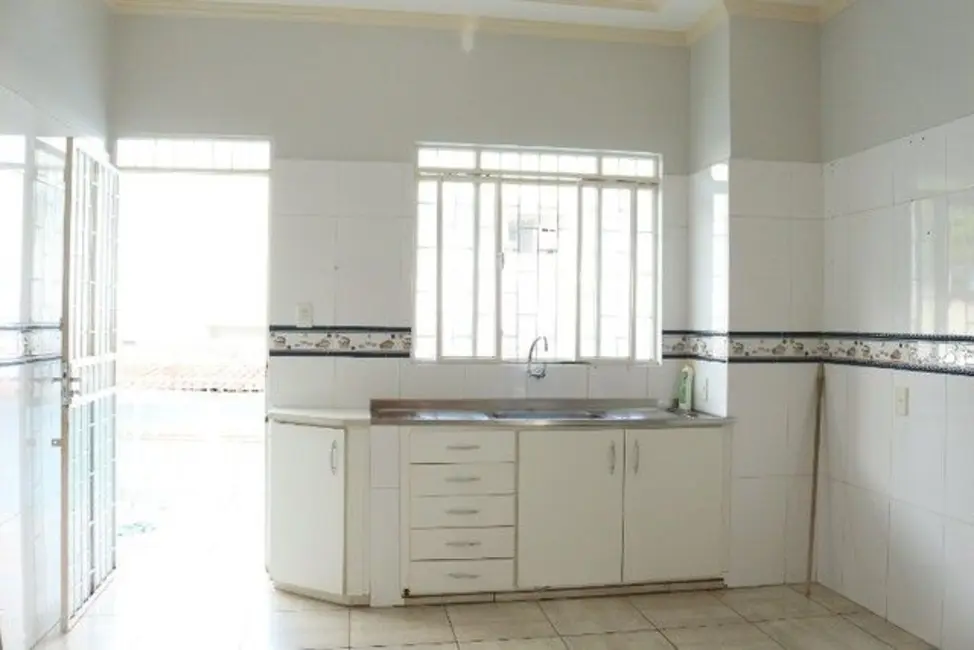 Casa com 3 quartos à venda, 300m2 em Manaus - AM - imagem 7 Foto 7 de Casa com 3 quartos à venda, 300m2 em Manaus - AM