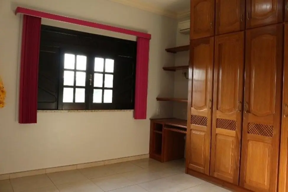 Casa com 3 quartos à venda, 300m2 em Manaus - AM - imagem 4 Foto 4 de Casa com 3 quartos à venda, 300m2 em Manaus - AM