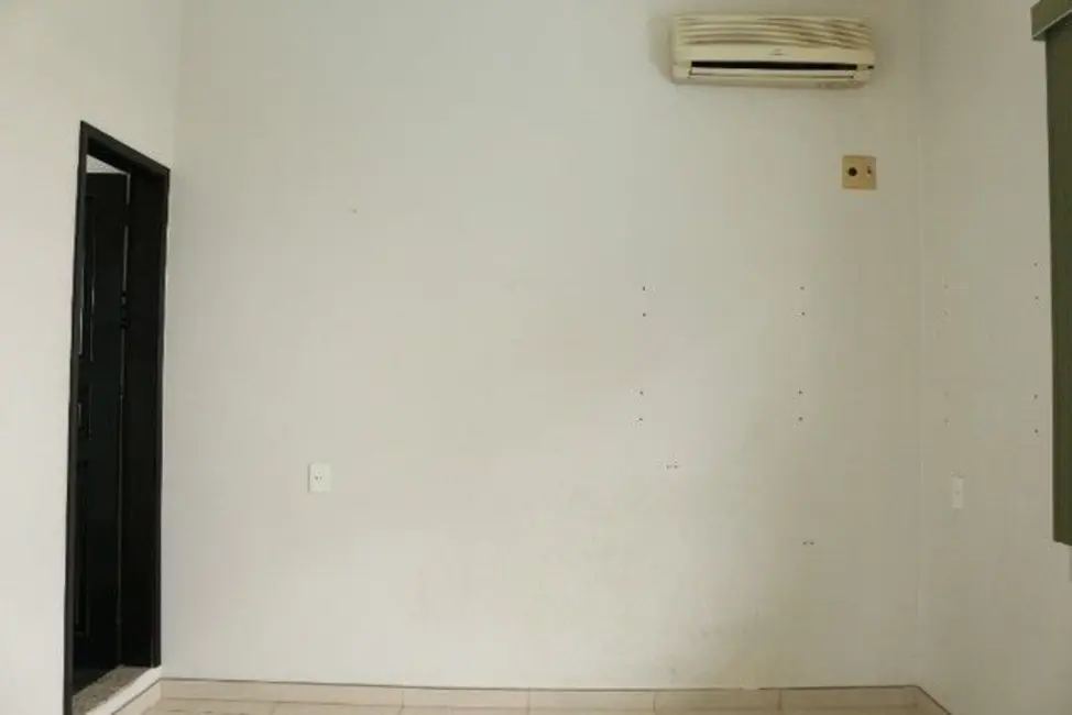 Casa com 3 quartos à venda, 300m2 em Manaus - AM - imagem 8 Foto 8 de Casa com 3 quartos à venda, 300m2 em Manaus - AM