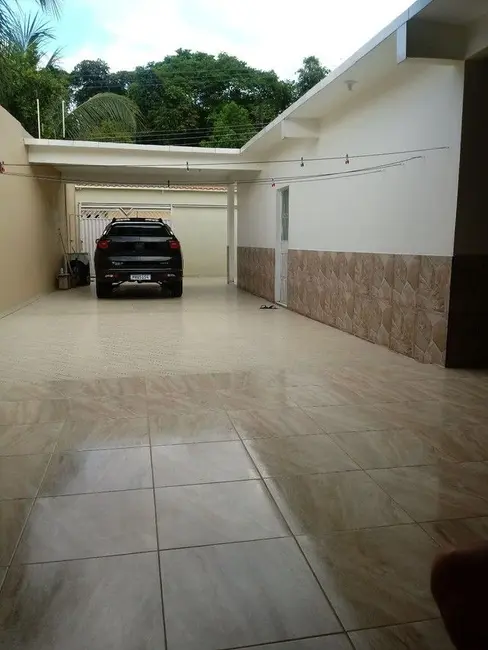 Casa de Condomínio com 3 quartos à venda, 200m2 em Manaus - AM - imagem 3 Foto 3 de Casa de Condomínio com 3 quartos à venda, 200m2 em Manaus - AM