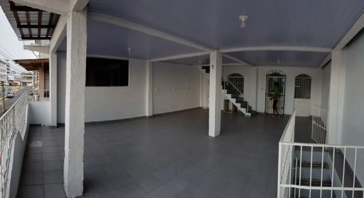 Foto 2 de Casa Comercial com 2 quartos à venda, 300m2 em Manaus - AM