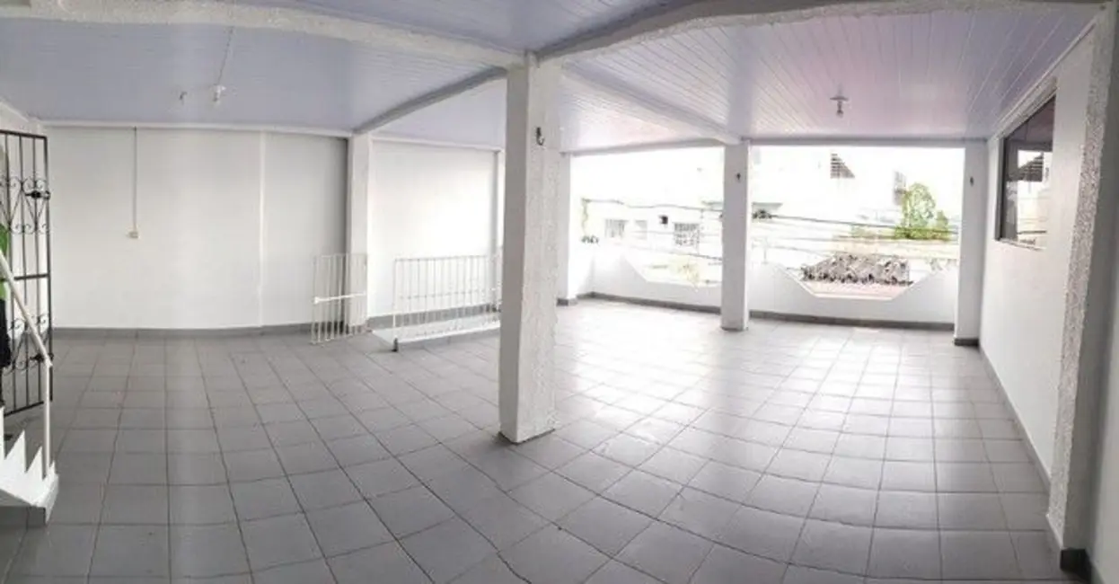 Foto 1 de Casa Comercial com 2 quartos à venda, 300m2 em Manaus - AM