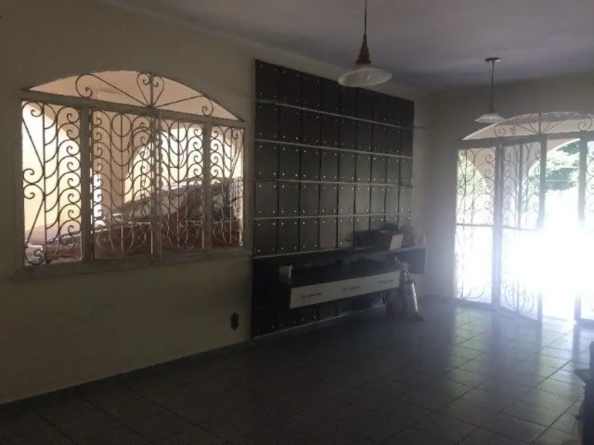 Casa de Condomínio com 4 quartos à venda, 220m2 em Manaus - AM - imagem 9 Foto 9 de Casa de Condomínio com 4 quartos à venda, 220m2 em Manaus - AM