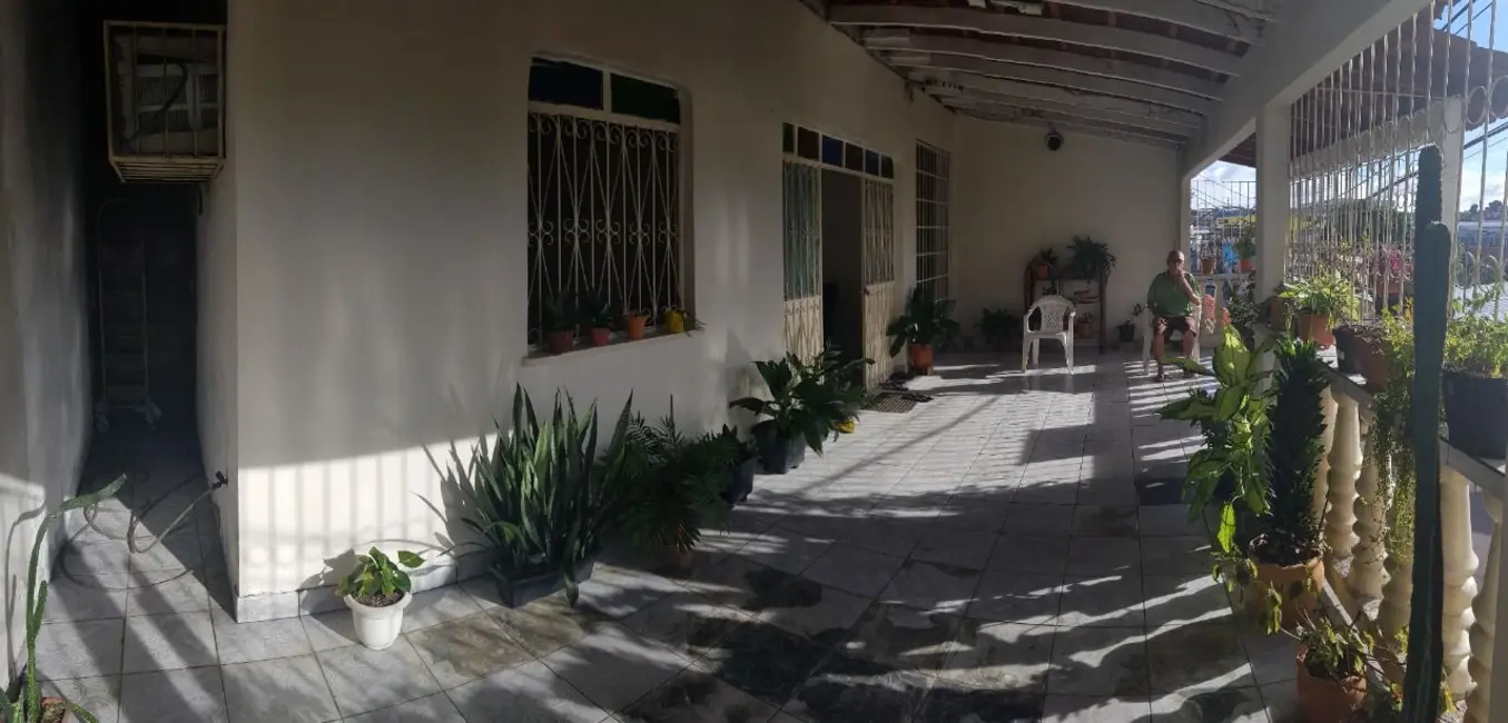 Foto 2 de Casa com 2 quartos à venda, 200m2 em Manaus - AM