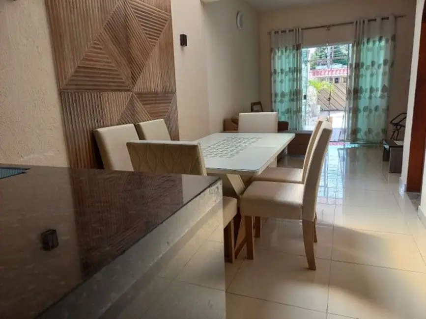 Foto 1 de Casa Comercial com 4 quartos para alugar, 259m2 em Manaus - AM