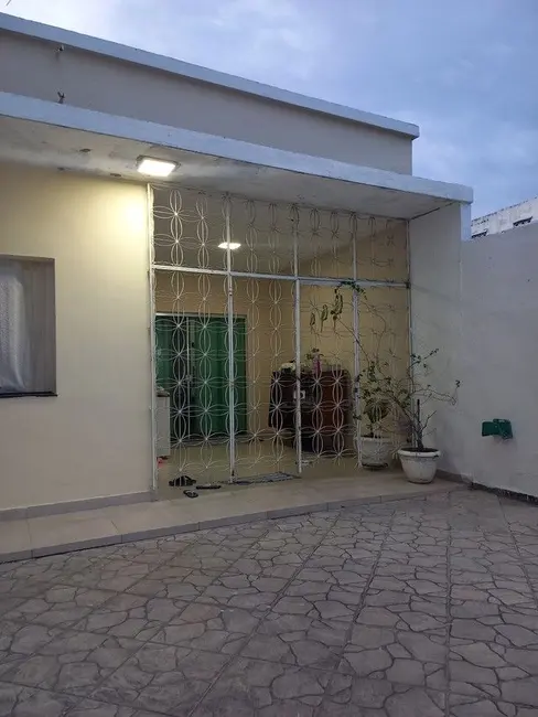 Foto 3 de Casa Comercial com 4 quartos para alugar, 259m2 em Manaus - AM