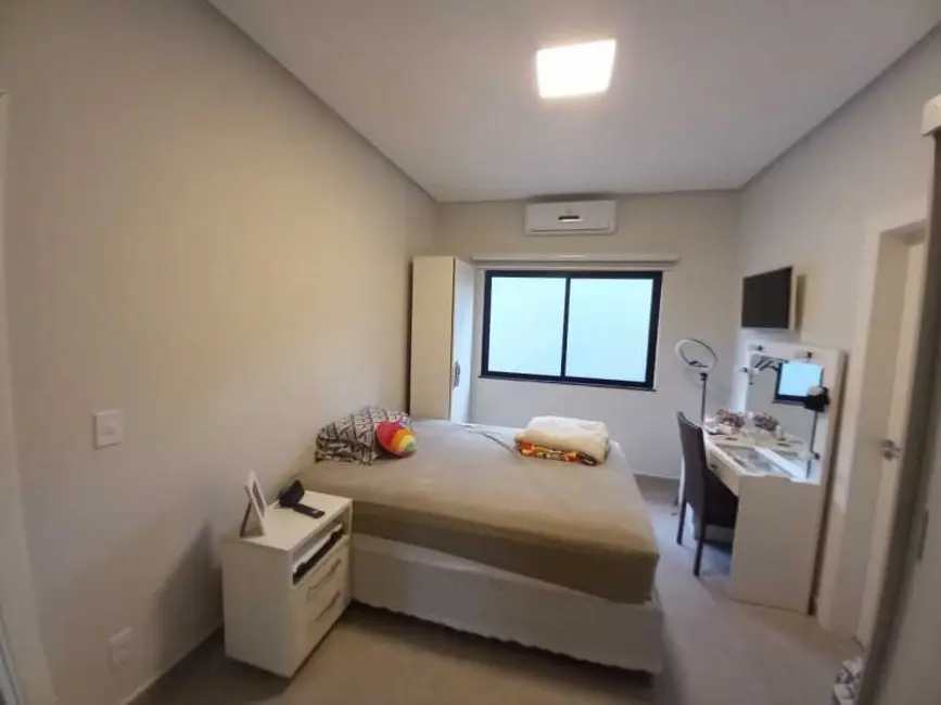 Casa de Condomínio com 3 quartos à venda, 212m2 em Manaus - AM - imagem 5 Foto 5 de Casa de Condomínio com 3 quartos à venda, 212m2 em Manaus - AM