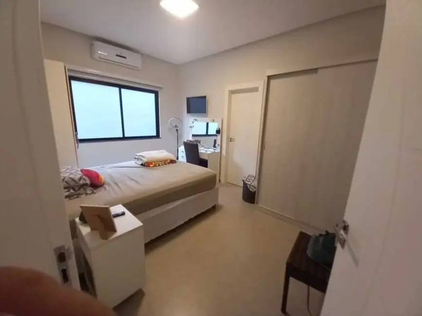 Casa de Condomínio com 3 quartos à venda, 212m2 em Manaus - AM - imagem 8 Foto 8 de Casa de Condomínio com 3 quartos à venda, 212m2 em Manaus - AM