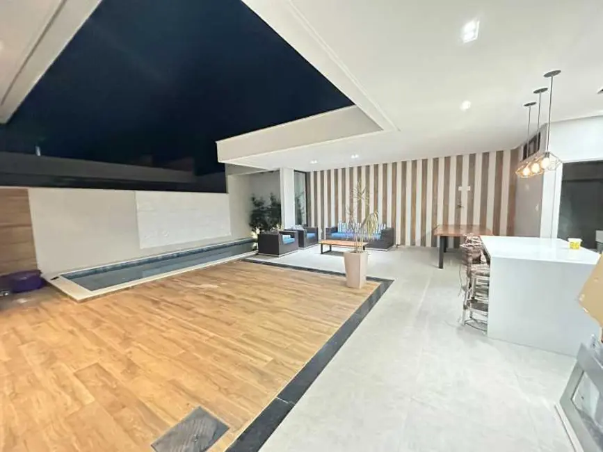 Casa de Condomínio com 5 quartos à venda, 350m2 em Manaus - AM - imagem 3 Foto 3 de Casa de Condomínio com 5 quartos à venda, 350m2 em Manaus - AM