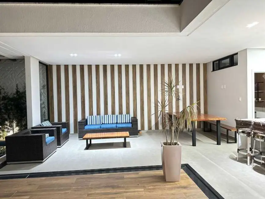 Casa de Condomínio com 5 quartos à venda, 350m2 em Manaus - AM - imagem 5 Foto 5 de Casa de Condomínio com 5 quartos à venda, 350m2 em Manaus - AM