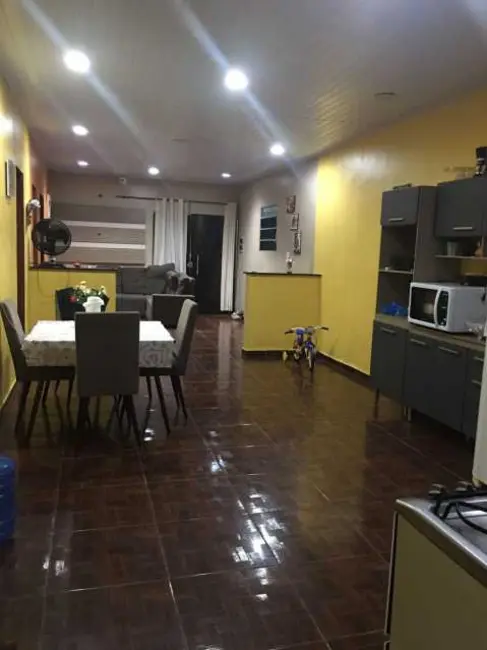 Foto 3 de Casa com 8 quartos à venda, 160m2 em Manaus - AM