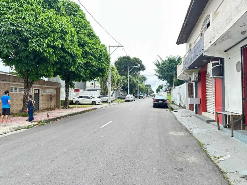 Foto 2 de Casa com 5 quartos à venda, 550m2 em Manaus - AM