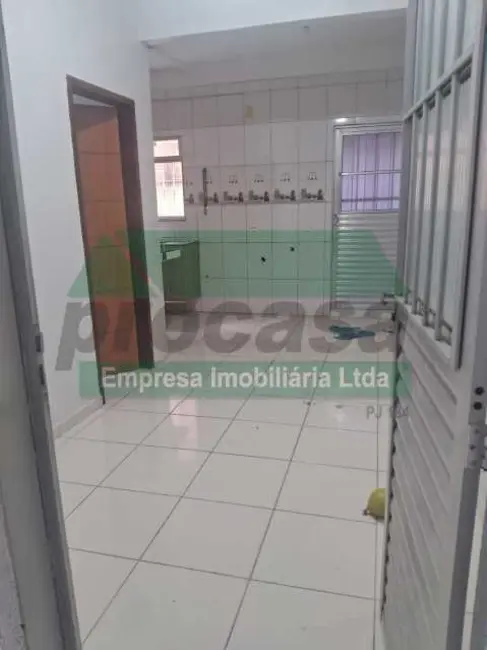 Foto 3 de Casa com 2 quartos para alugar, 55m2 em Manaus - AM