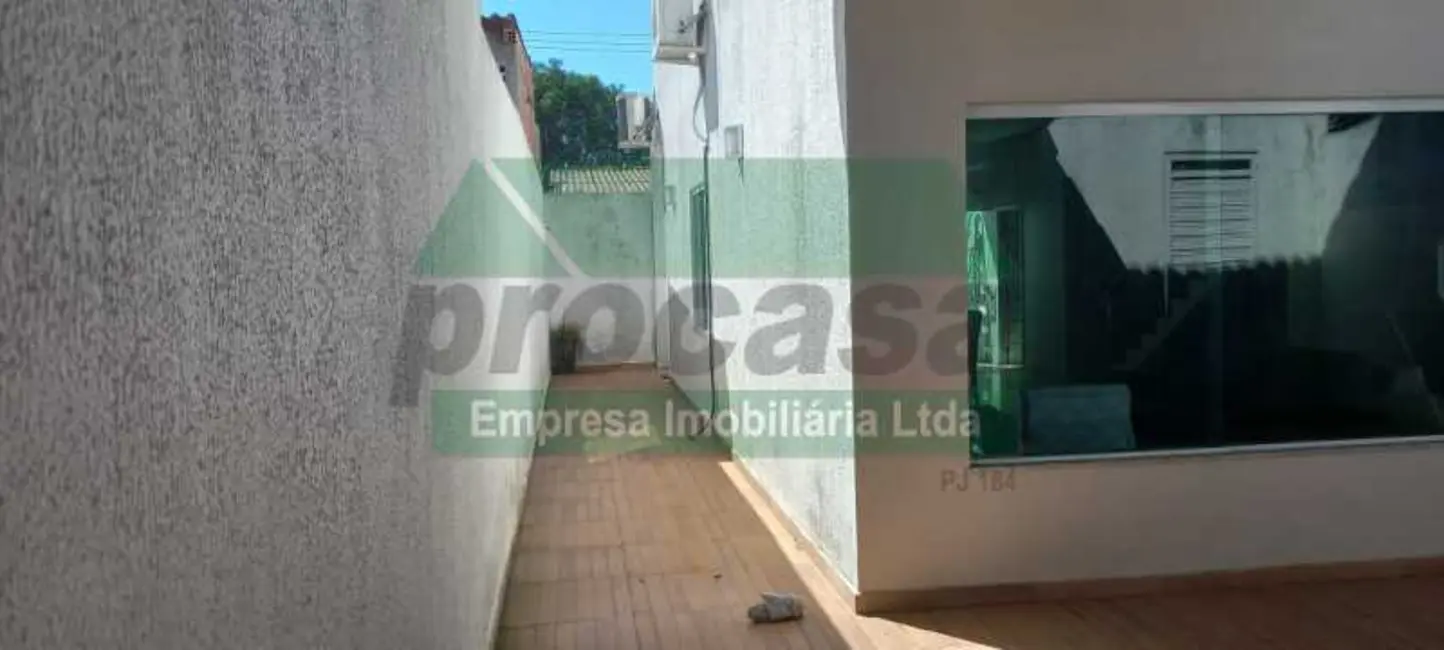 Foto 3 de Casa com 2 quartos à venda, 160m2 em Manaus - AM