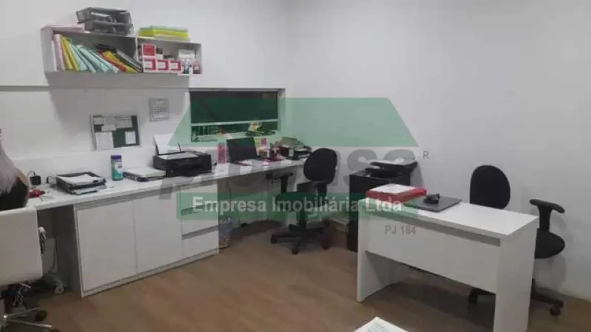Armazém / Galpão à venda, 1200m2 em Manaus - AM - imagem 4 Foto 4 de Armazém / Galpão à venda, 1200m2 em Manaus - AM